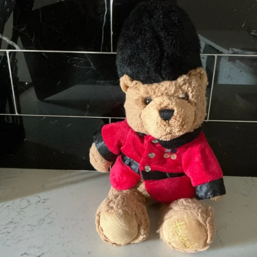 Harrods England Knightsbridge royal quart teddy bear plush stuffed animal
